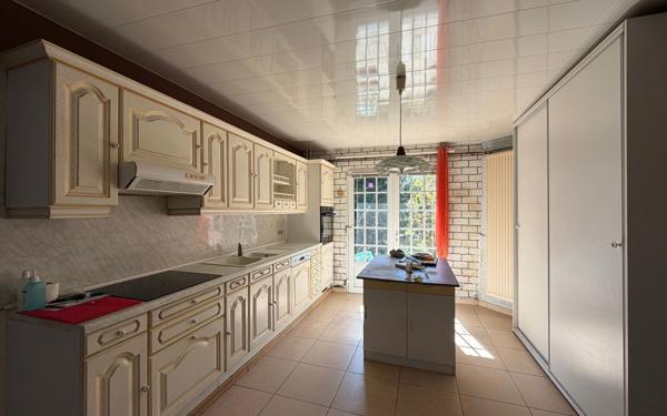 Immeuble à vendre    3 pièces •  Pierrepont