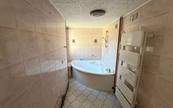 Immeuble à vendre    3 pièces •  Pierrepont