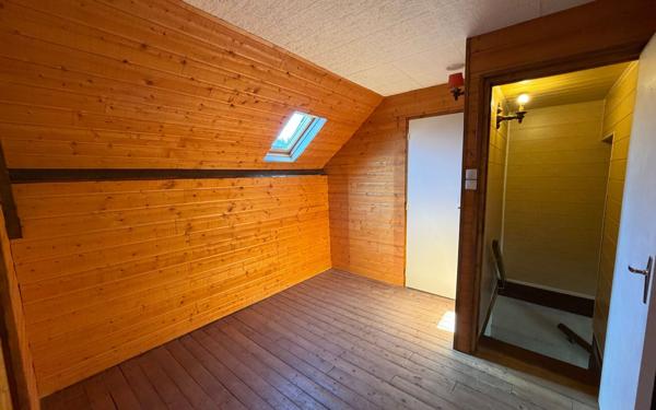 Immeuble à vendre    3 pièces •  Pierrepont