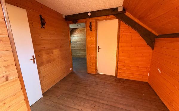 Immeuble à vendre    3 pièces •  Pierrepont