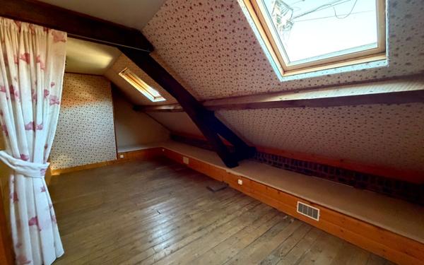 Immeuble à vendre    3 pièces •  Pierrepont