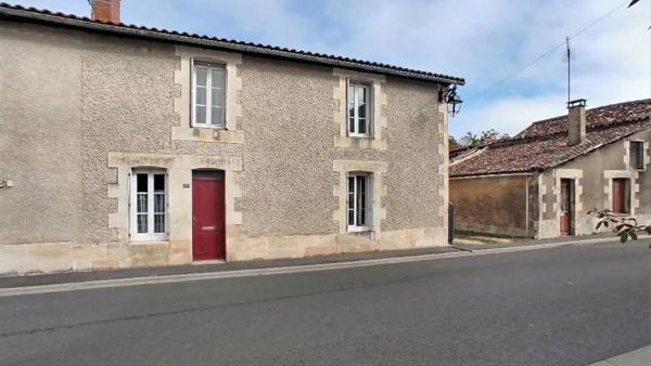 MAISON DE CENTRE BOURG AVEC DEPENDANCE