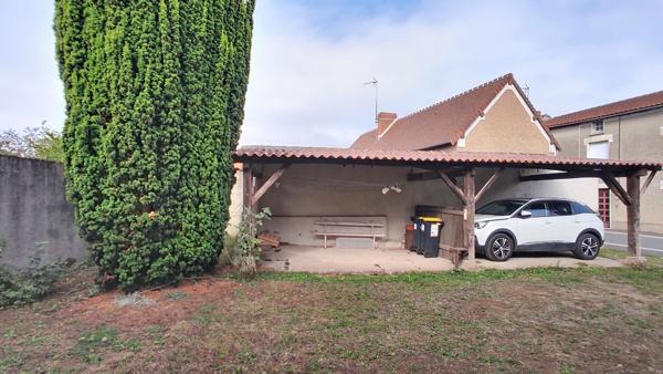 MAISON DE CENTRE BOURG AVEC DEPENDANCE