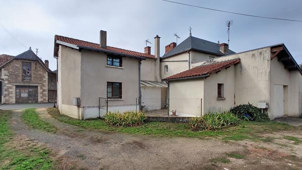MAISON DE CENTRE BOURG AVEC DEPENDANCE