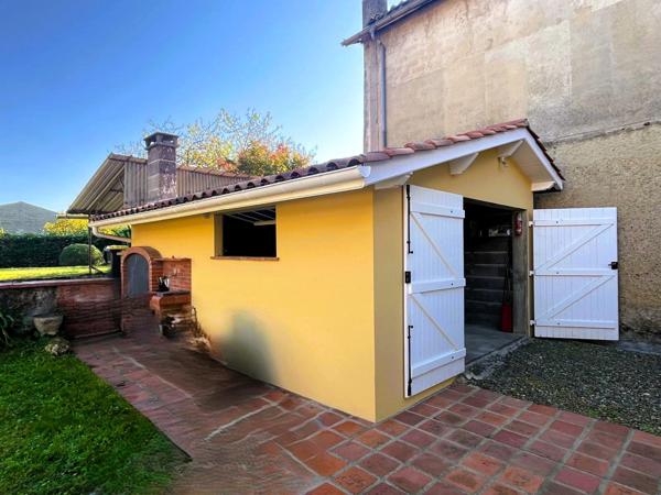 PLAISANCE(32), MAISON DE CARACTERE avec jardin clos, garage, atelier + T2 en duplex au calme , commerces à pied !
