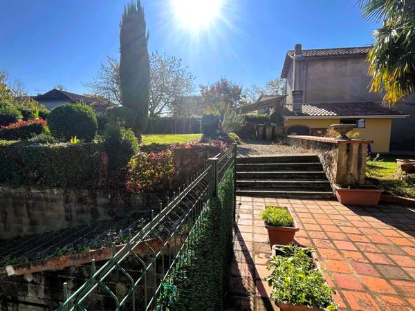 PLAISANCE(32), MAISON DE CARACTERE avec jardin clos, garage, atelier + T2 en duplex au calme , commerces à pied !