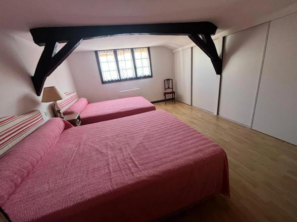 PLAISANCE(32), MAISON DE CARACTERE avec jardin clos, garage, atelier + T2 en duplex au calme , commerces à pied !