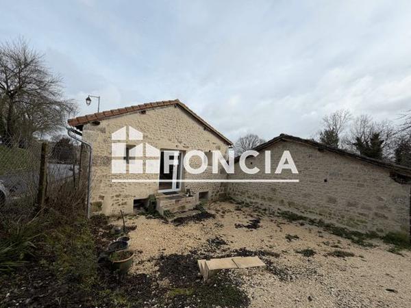 Location Maison 2 pièces 49.81 m² - 24 RUE DE LA FONTAINE Ronsenac 16320