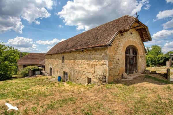 Grange 223 650 € Thégra 1 pièce DPE