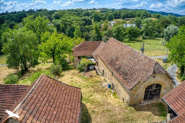 Grange 223 650 € Thégra 1 pièce DPE