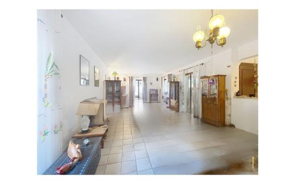 Maison à vendre    4 pièces • 118,80 m2 La Fare-les-Oliviers