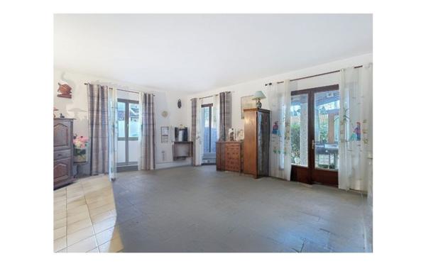 Maison à vendre    4 pièces • 118,80 m2 La Fare-les-Oliviers