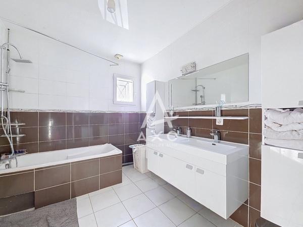 MAISON Familiale-5 chambres à VENDRE à CEPOY 45120