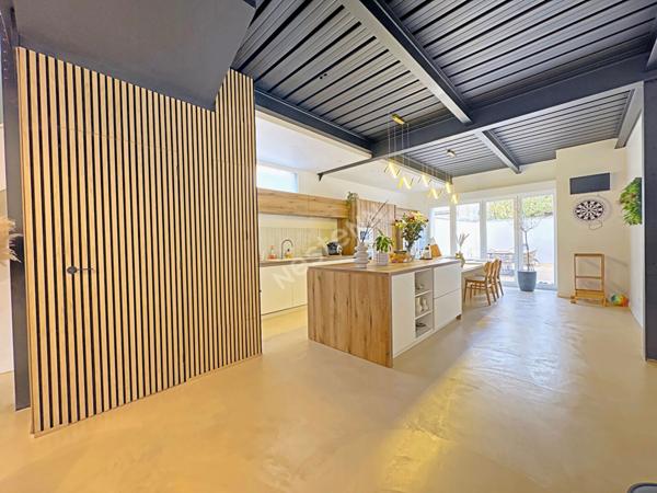 Proche gare REIMS : Maison 4 chambres -garage 3VL - jardinet