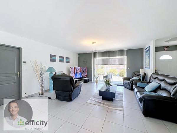 Maison
         5 pièces
        - 129 m² Exclusivité 354 000 € *