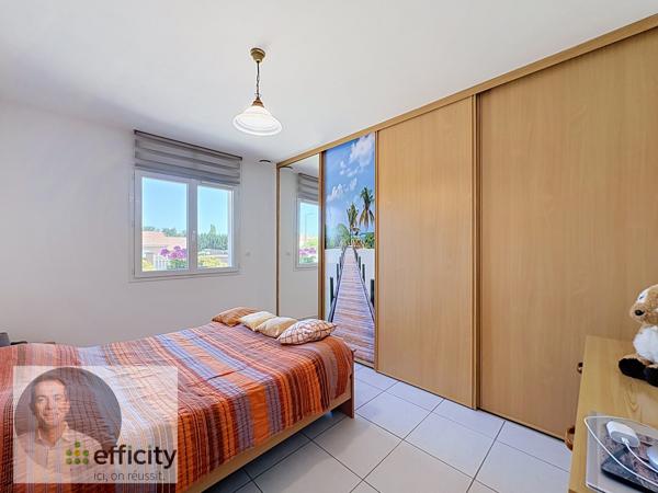 Maison
         5 pièces
        - 129 m² Exclusivité 354 000 € *