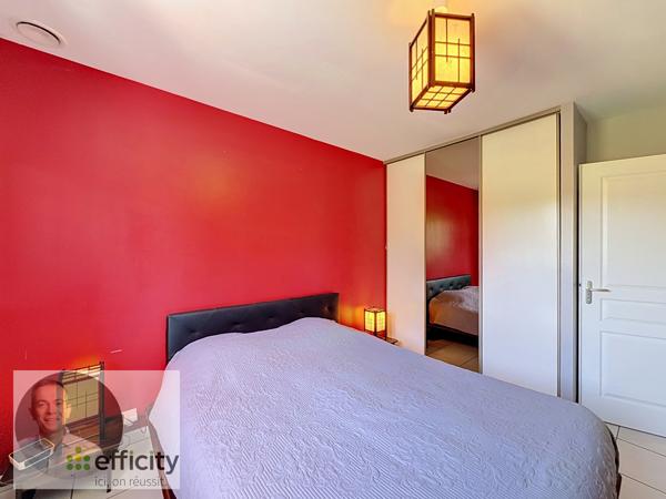 Maison
         5 pièces
        - 129 m² Exclusivité 354 000 € *