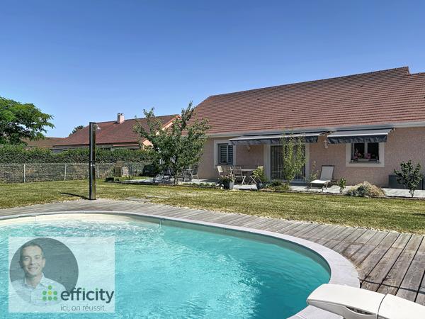 Maison
         5 pièces
        - 129 m² Exclusivité 354 000 € *