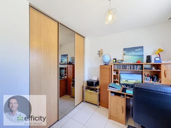 Maison
         5 pièces
        - 129 m² Exclusivité 354 000 € *
