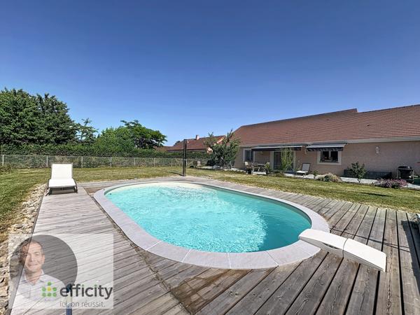 Maison
         5 pièces
        - 129 m² Exclusivité 354 000 € *