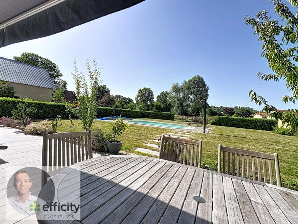 Maison
         5 pièces
        - 129 m² Exclusivité 354 000 € *