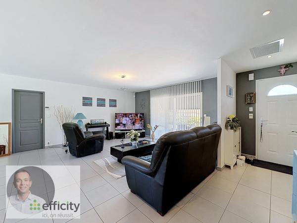 Maison
         5 pièces
        - 129 m² Exclusivité 354 000 € *