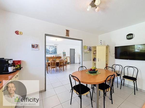 Maison
         5 pièces
        - 129 m² Exclusivité 354 000 € *