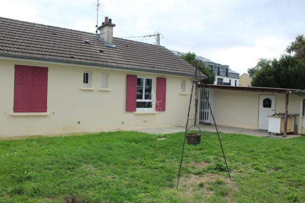 Maison de plain-pied à rénover avec jardin d’environ 500 m² – Caen