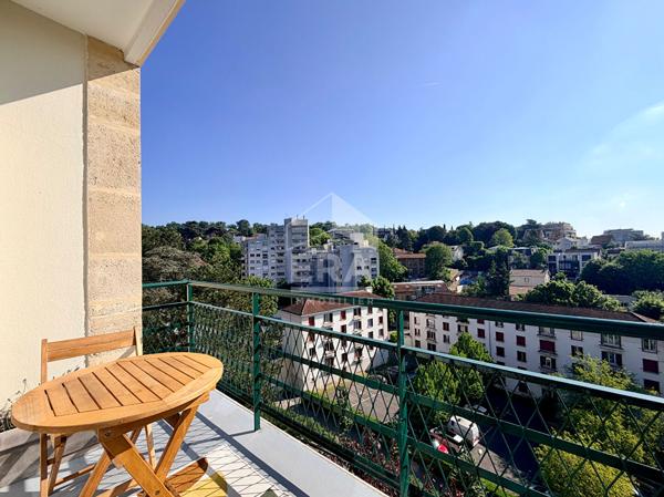 Sèvres Croix-Bosset - Appartement en dernier étage avec balcon et vue dégagée