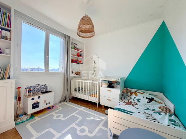 Sèvres Croix-Bosset - Appartement en dernier étage avec balcon et vue dégagée