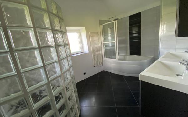 Maison à louer    3 pièces • 94,82 m2 Mâle