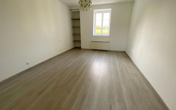 Maison à louer    3 pièces • 94,82 m2 Mâle