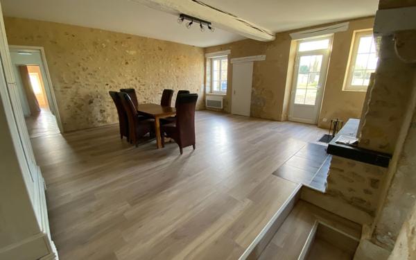 Maison à louer    3 pièces • 94,82 m2 Mâle