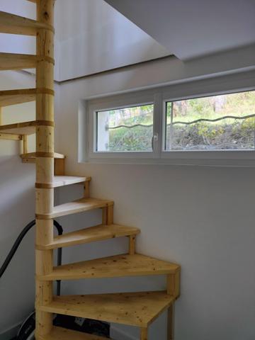 Maison de 106 m² sur 2 niveaux avec garage sur 764m² de terrain cloturé et parking exterieur