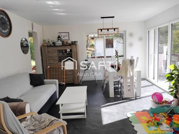 Maison de 106 m² sur 2 niveaux avec garage sur 764m² de terrain cloturé et parking exterieur