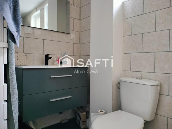 Maison de 106 m² sur 2 niveaux avec garage sur 764m² de terrain cloturé et parking exterieur