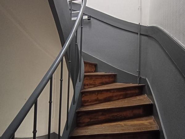 Studio dernier étage – Quartier Saint-Michel – Idéal Investisseur / Vendu Loué