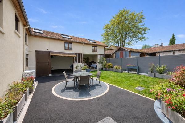 Appartement Noisiel 8 pièce(s) 143 m2