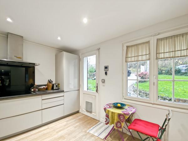 Propriété sur les hauteurs du village