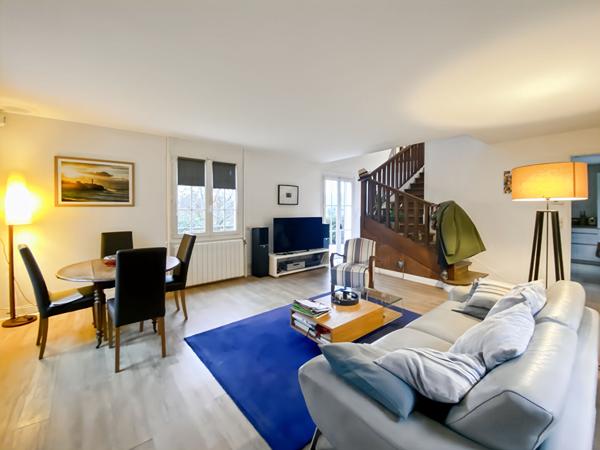 Propriété sur les hauteurs du village