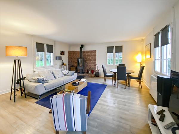 Propriété sur les hauteurs du village