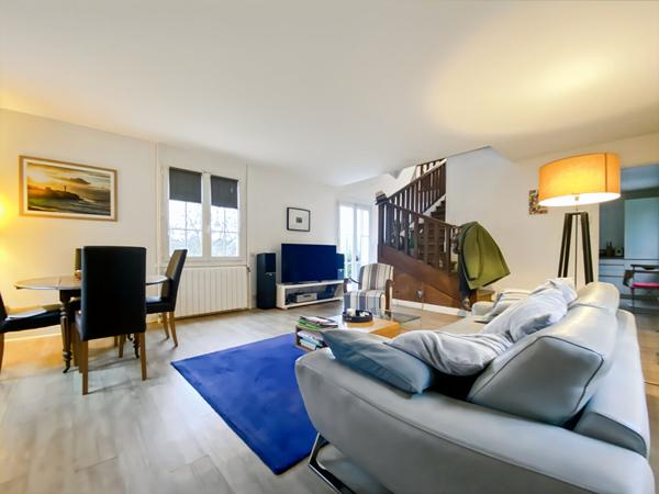 Propriété sur les hauteurs du village