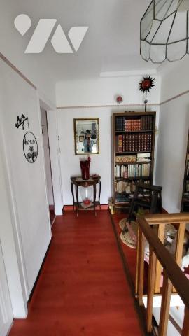 Immeuble à usage de commerce et habitation.