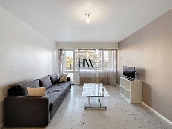 Appartement 2 pièces lumineux avec grand balcon – Fort potentiel – Annemasse, secteur Place de l’Étoile