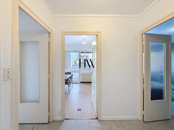 Appartement 2 pièces lumineux avec grand balcon – Fort potentiel – Annemasse, secteur Place de l’Étoile