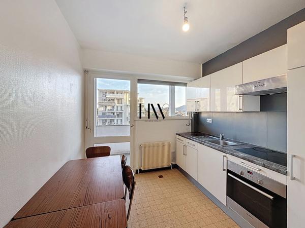 Appartement 2 pièces lumineux avec grand balcon – Fort potentiel – Annemasse, secteur Place de l’Étoile