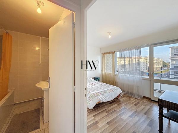 Appartement 2 pièces lumineux avec grand balcon – Fort potentiel – Annemasse, secteur Place de l’Étoile