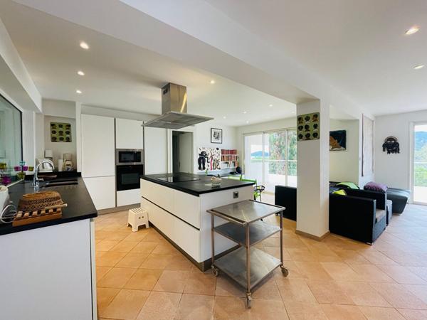 Vente Maison de 160 M2 en Corse avec Vue Imprenable - Parfaite pour un Projet de Vie