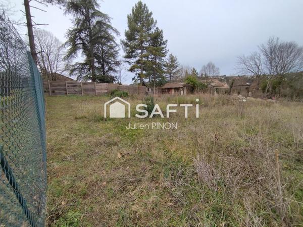 TERRAIN CONSTRUCTIBLE DE 846 m² sur APT