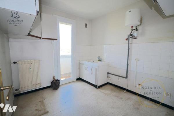 Appartement T4 avec garage et cave à Près d'Arènes